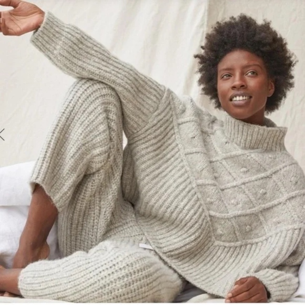 ISO Lunya Chunky Wool Pullover Size XS/S